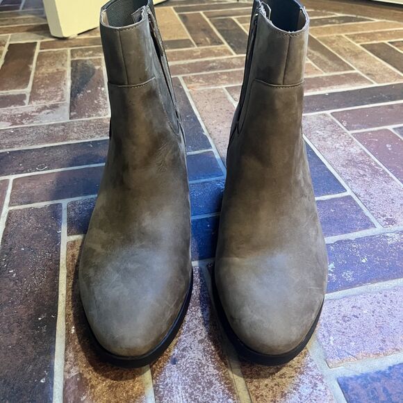 Vionic Womens Shantelle Taupe Zipper Ankle Boots 10 Wide Floor Model Waterproof - Picture 6 of 12